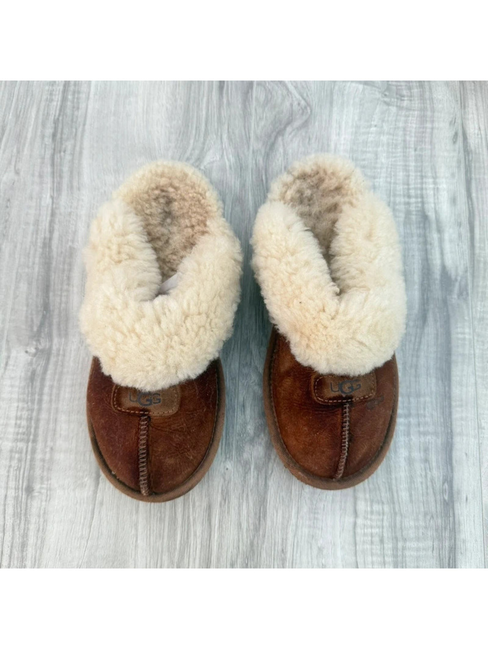 UGG Women’s Cozy Shearling Slippers Brown Size 5